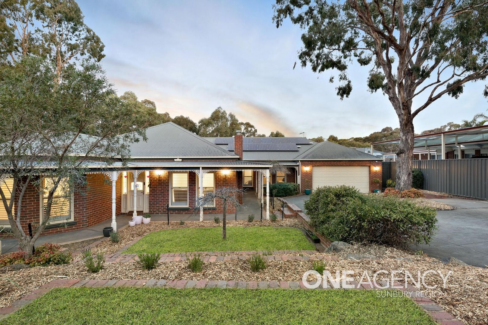 4 Twin Creek Court, Sunbury VIC 3429, Image 2