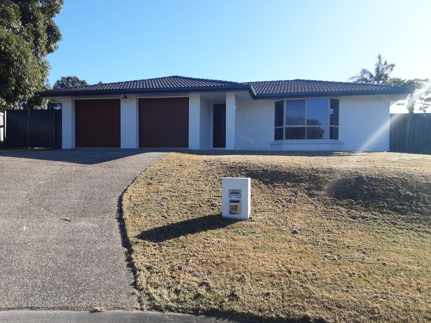 4 bedrooms House in 19 Olivia Court REGENTS PARK QLD, 4118