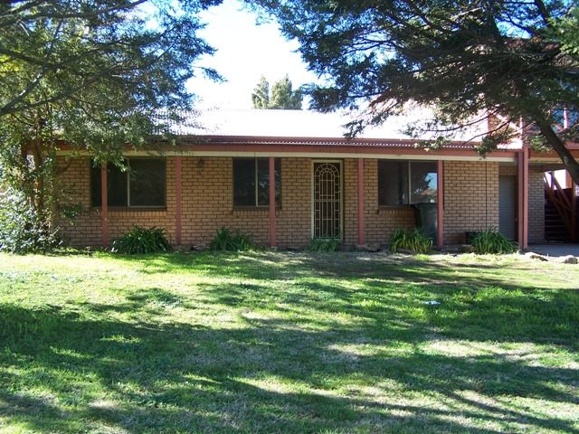 16 Larson Street, West Bathurst NSW 2795