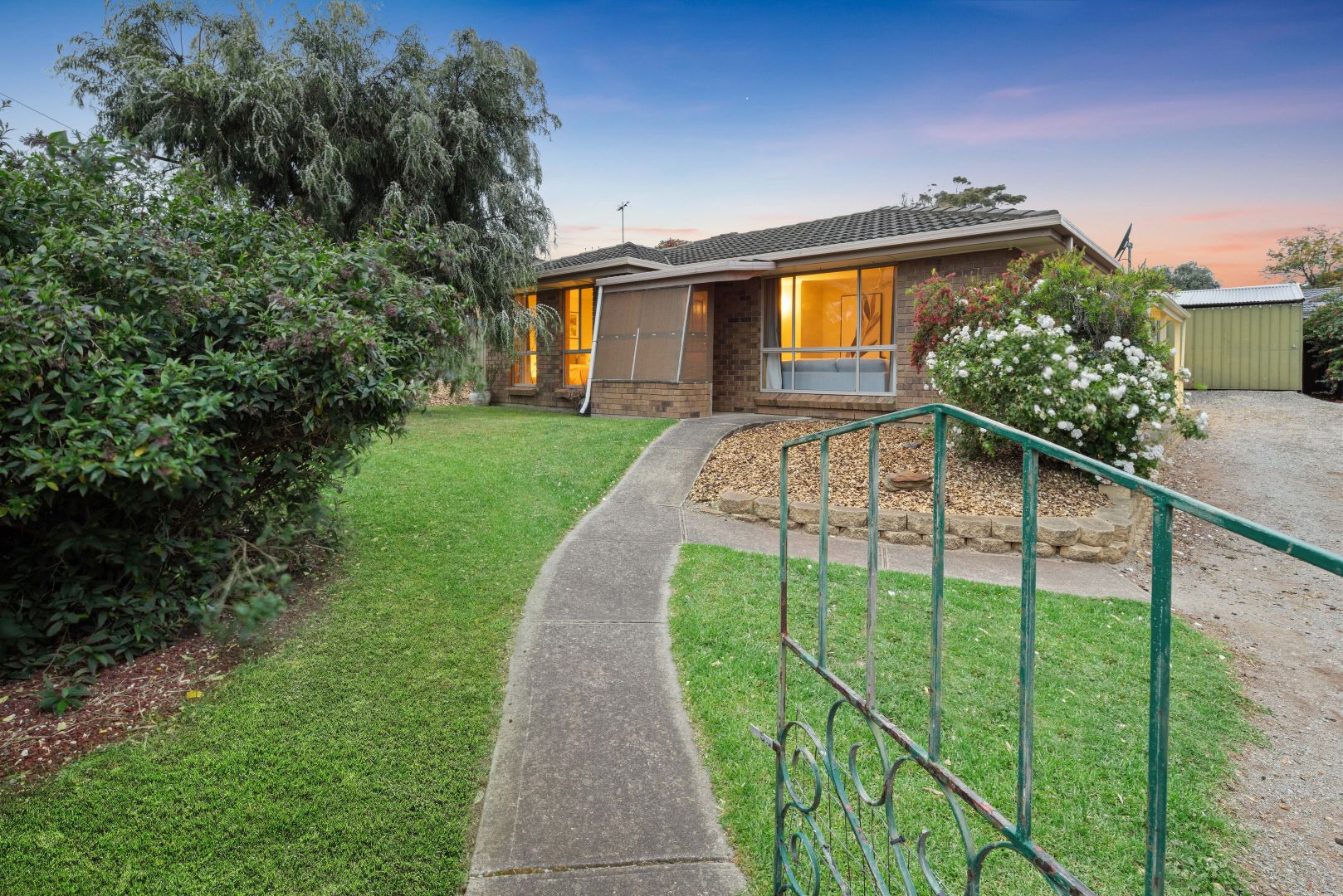 60 Lynlee Crescent, Huntfield Heights SA 5163, Image 1