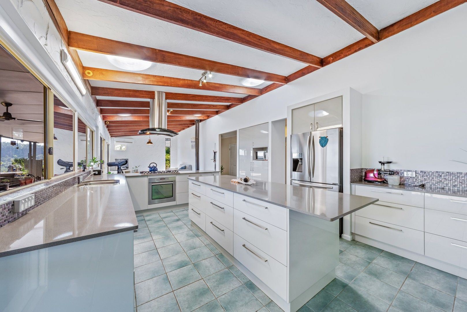 4 bedrooms House in 73 Staniland Drive STRATHDICKIE QLD, 4800