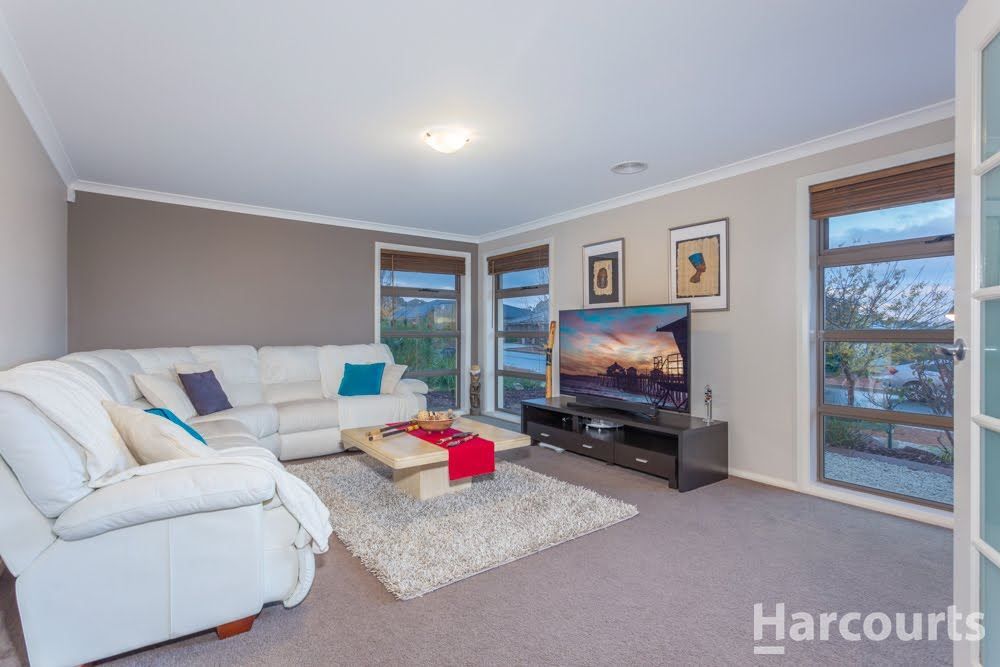 11 Borthwick Avenue, Casey ACT 2913, Image 1