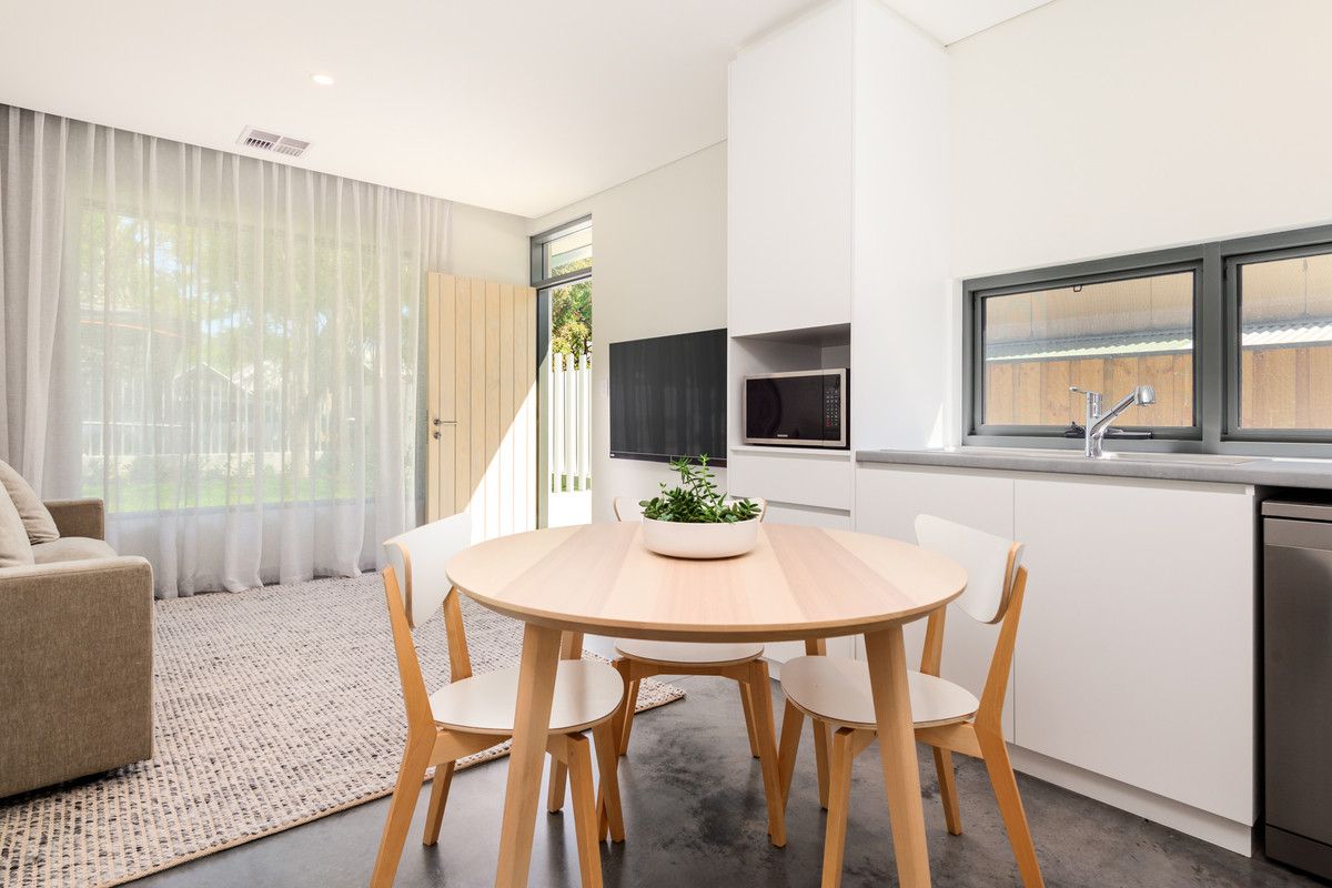 1 bedrooms Apartment / Unit / Flat in 4 Garland Road DALKEITH WA, 6009