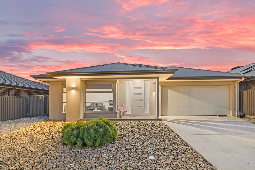 4 bedrooms House in 20 Kernick Street LUCAS VIC, 3350