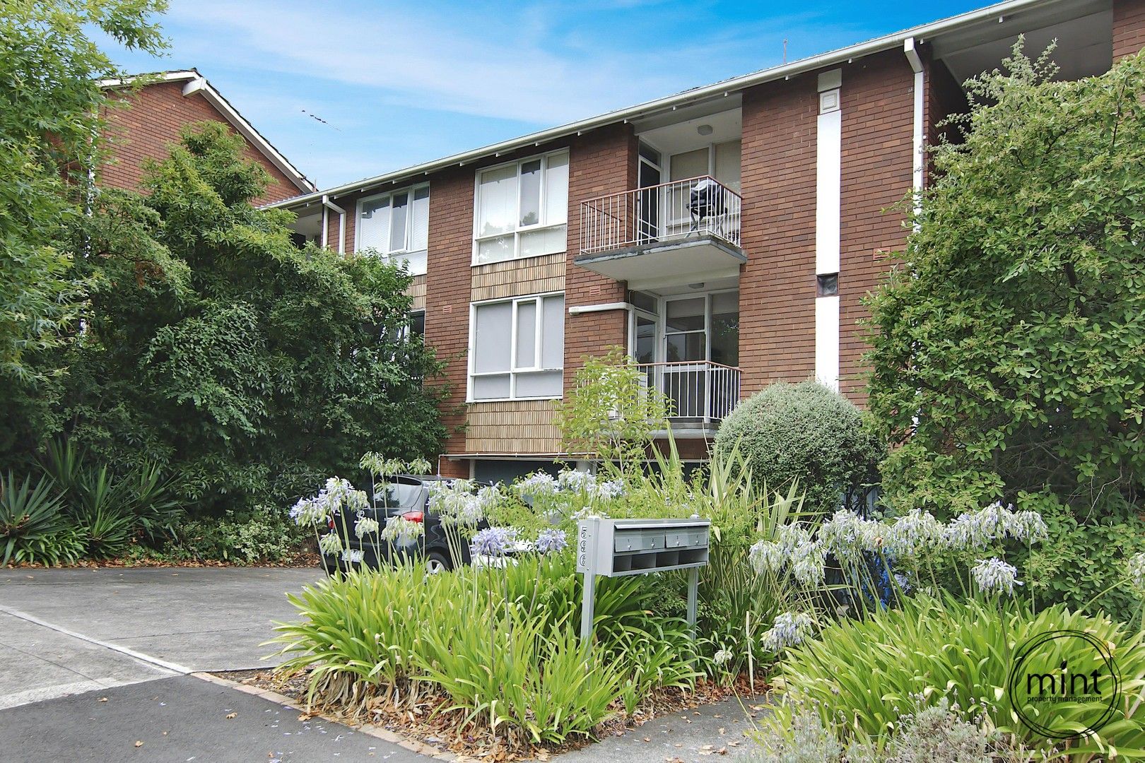 2 bedrooms Apartment / Unit / Flat in 4/596 Riversdale Road CAMBERWELL VIC, 3124