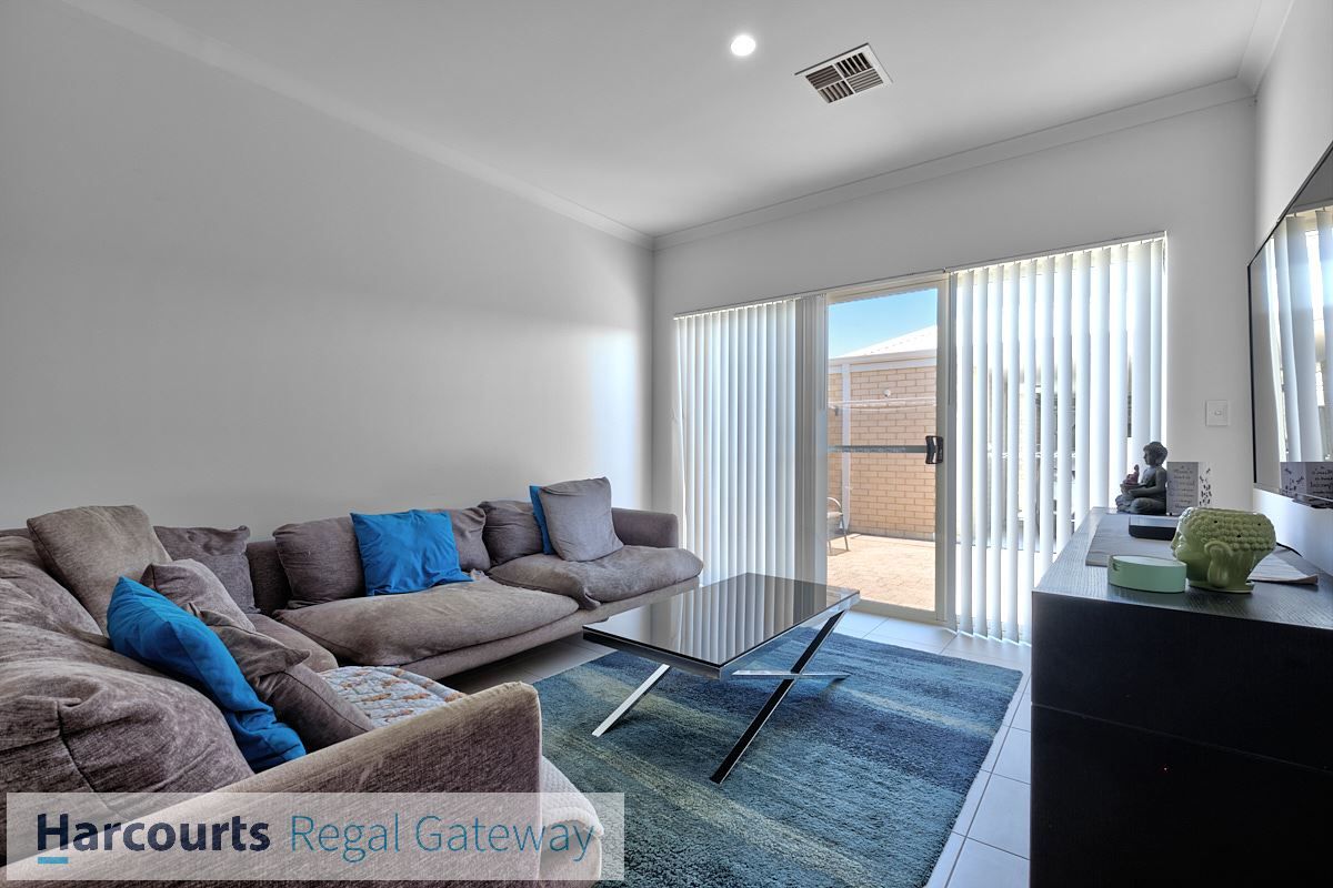 81 Littabella Avenue, Wandi WA 6167, Image 2