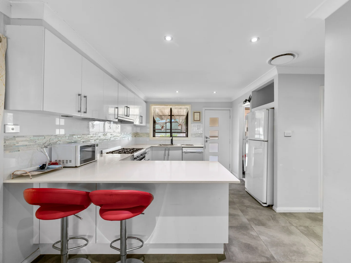 Additional image 5 of 32 Akuna Avenue, Bradbury NSW 2560