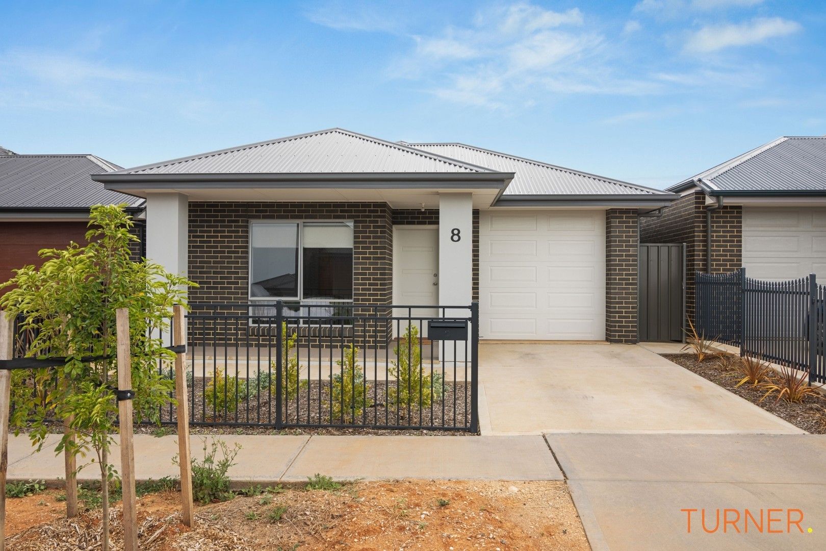 3 bedrooms House in 8 Daly Road MUNNO PARA SA, 5115