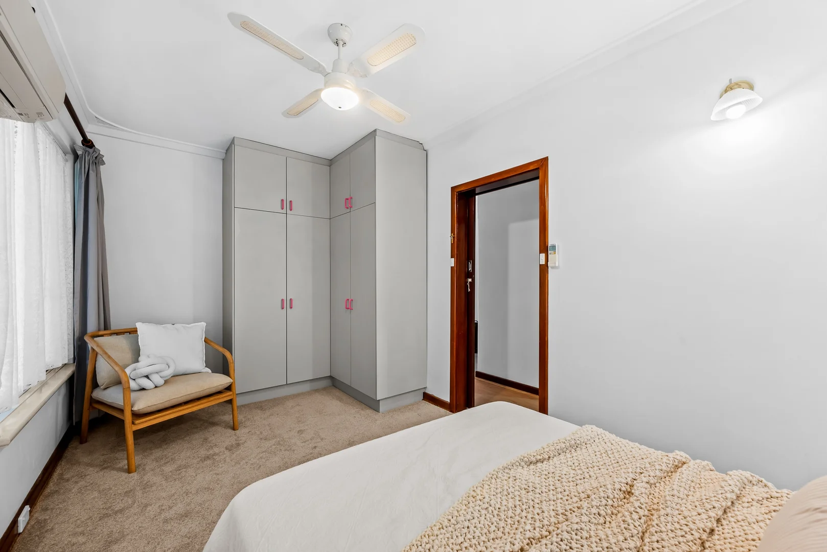 Additional image 17 of 290 Robinson Avenue, Cloverdale WA 6105