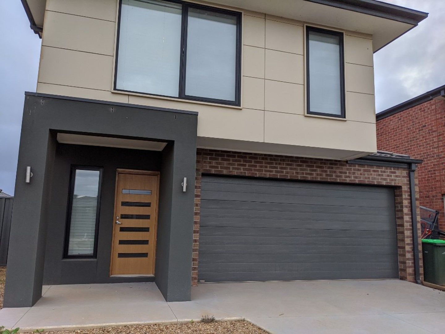 3 bedrooms House in 11 Cornubia Road MANOR LAKES VIC, 3024