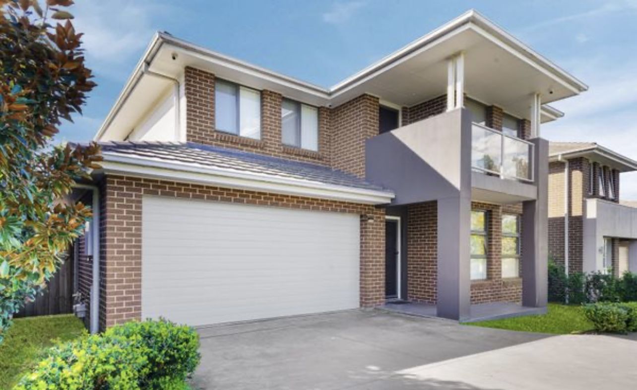 4 bedrooms House in  ORAN PARK NSW, 2570