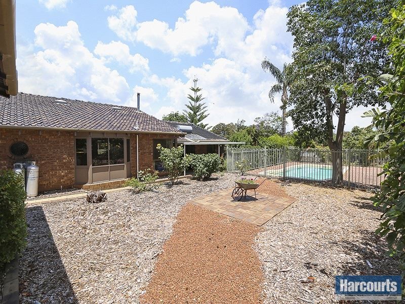 11 Heather Road, Lesmurdie WA 6076, Image 0