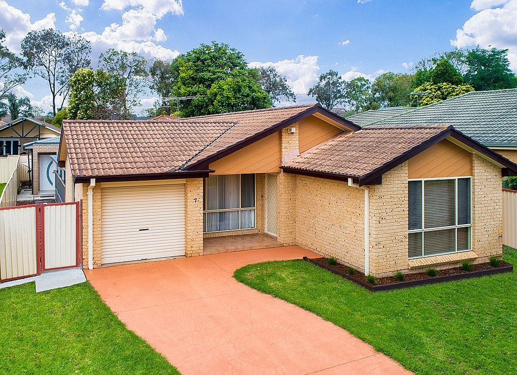 3 bedrooms House in 7 Nydeggar Avenue GLENWOOD NSW, 2768