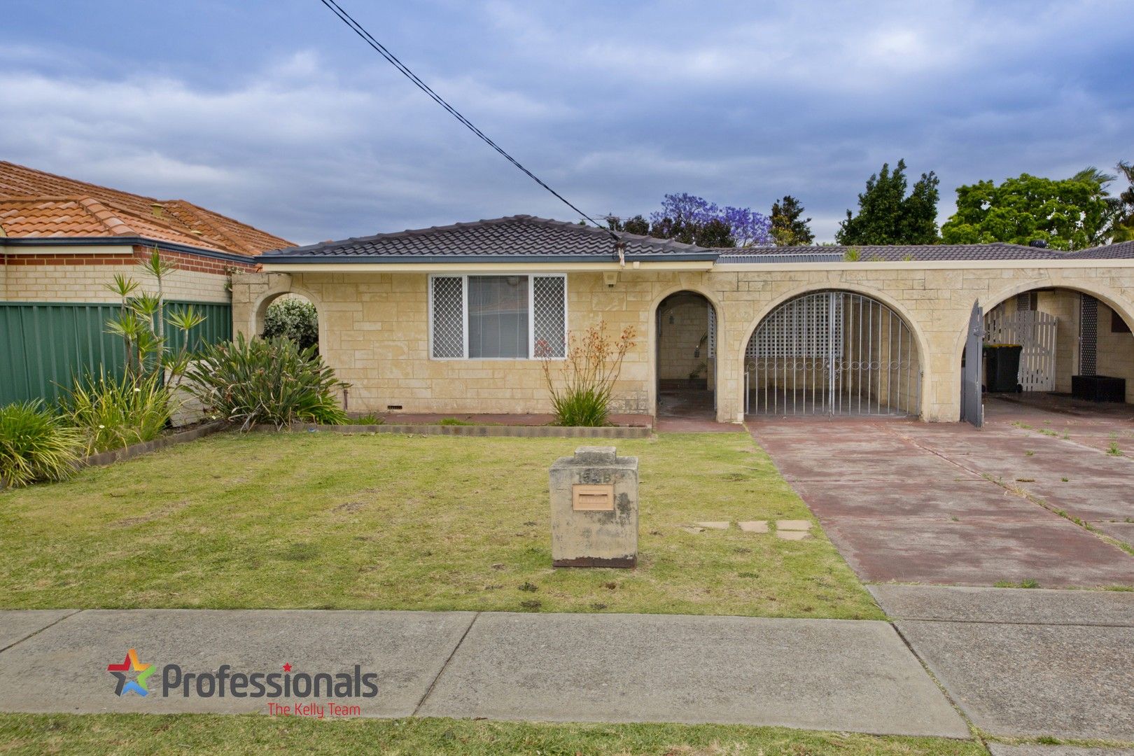 3 bedrooms House in 154b Lawley Street YOKINE WA, 6060