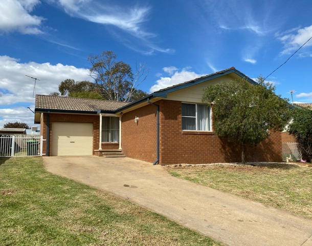 28 Dwyer Drive, Young NSW 2594