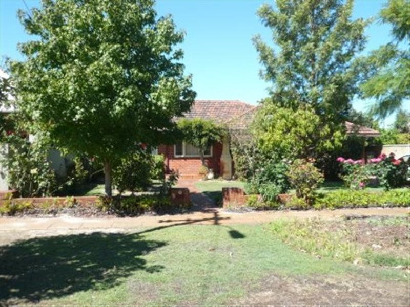 5 bedrooms House in 1 Delamere Avenue SOUTH PERTH WA, 6151