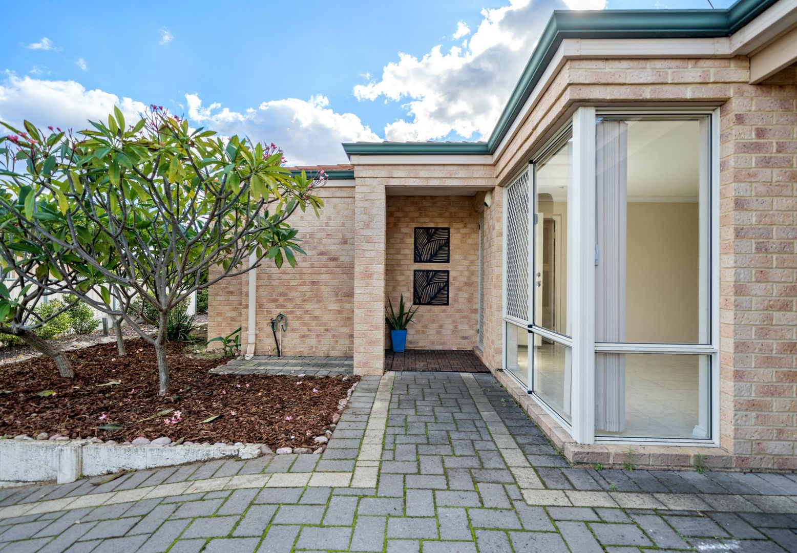 6/4 Ayer Road, Queens Park WA 6107, Image 1