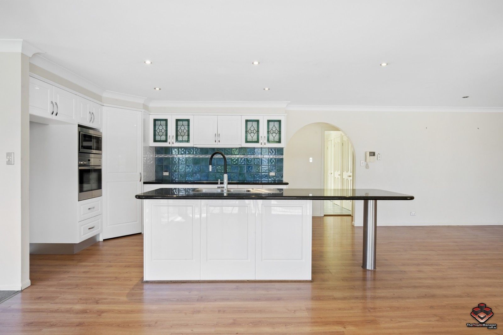 4 bedrooms House in 15 Sacha Place CARRARA QLD, 4211