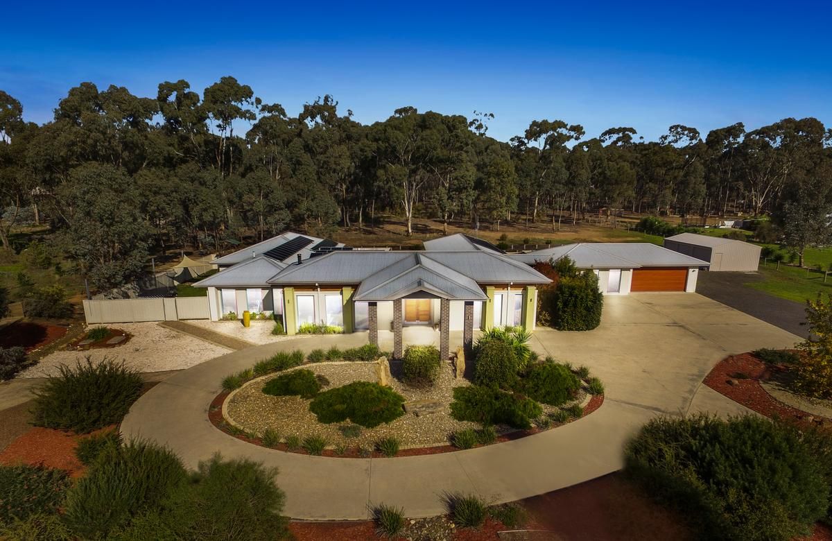 8 Leslie Place, Junortoun VIC 3551, Image 0