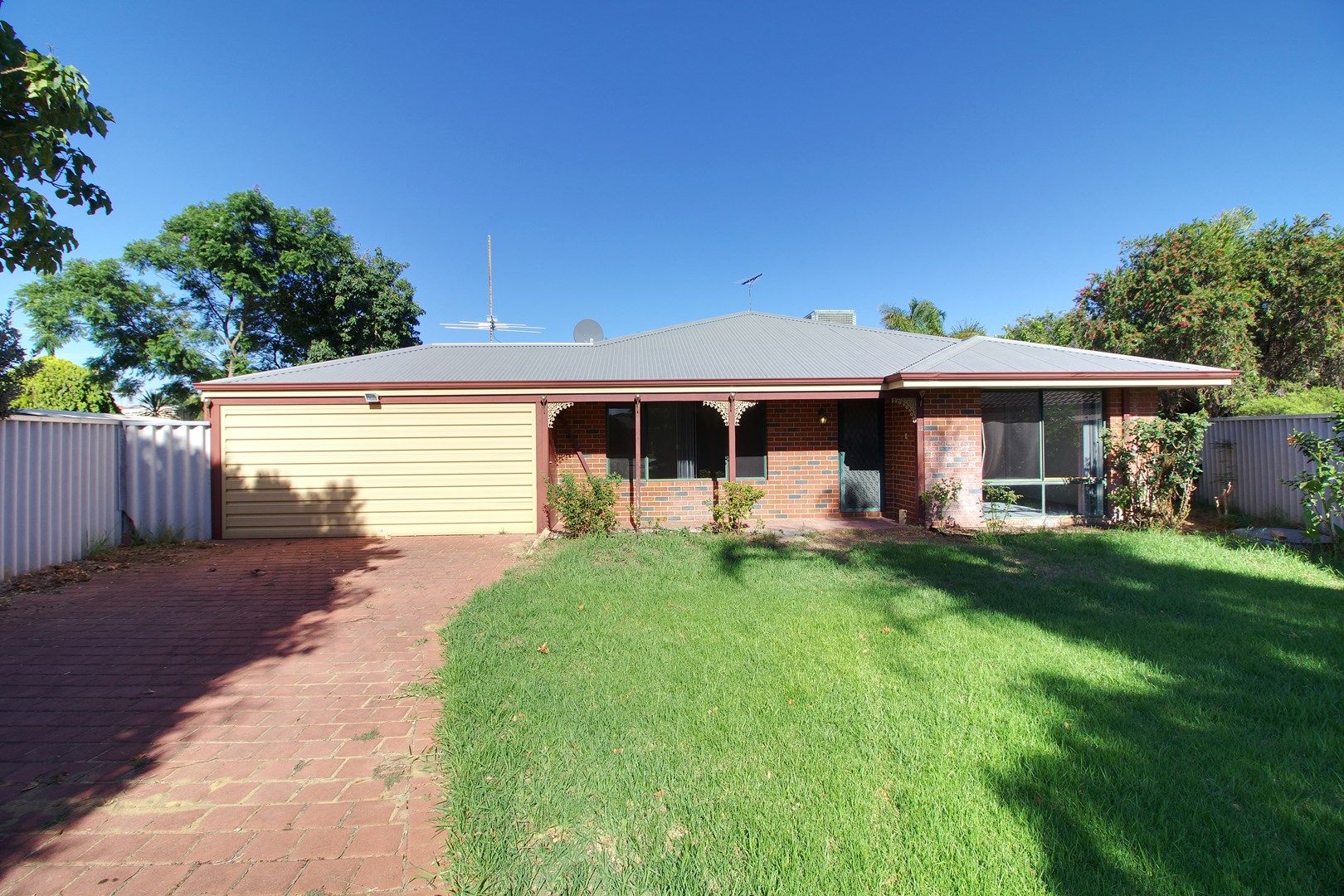 12 Grace Court, Cooloongup WA 6168, Image 0