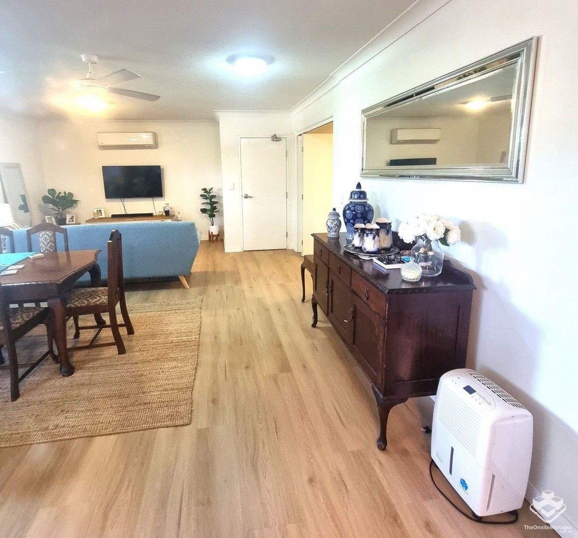 2 bedrooms Apartment / Unit / Flat in 2/1 Hinterland Drive MUDGEERABA QLD, 4213