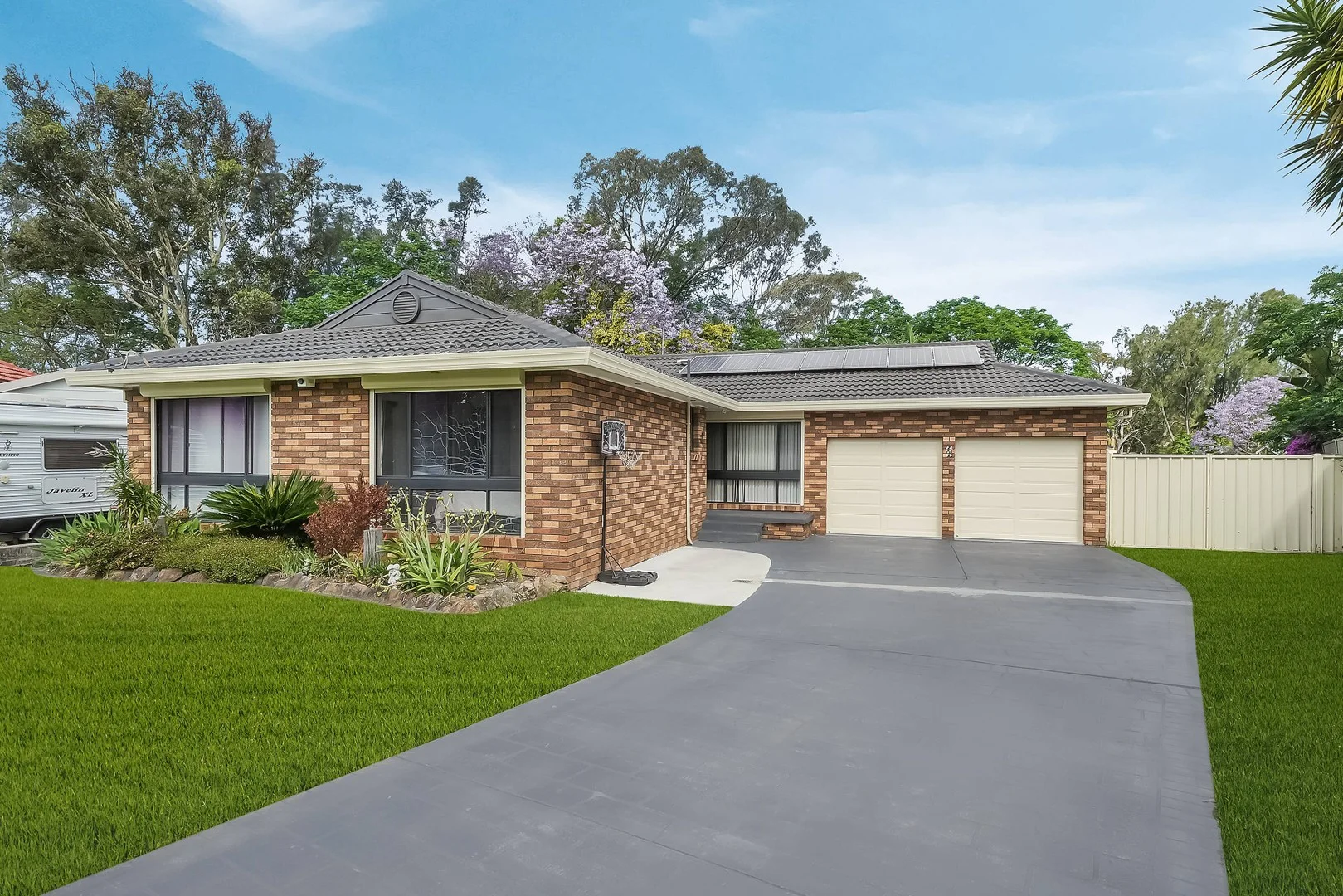 23 Alexander Crescent, Macquarie Fields NSW 2564