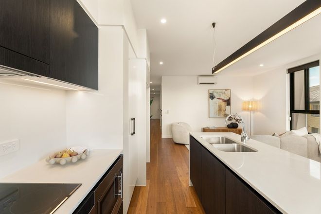 202/121 Clarence Road Indooroopilly 4068 - Image 5