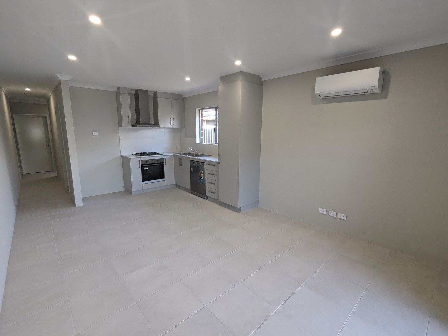 2 bedrooms House in 2/4 GULCH STREET MADORA BAY WA, 6210