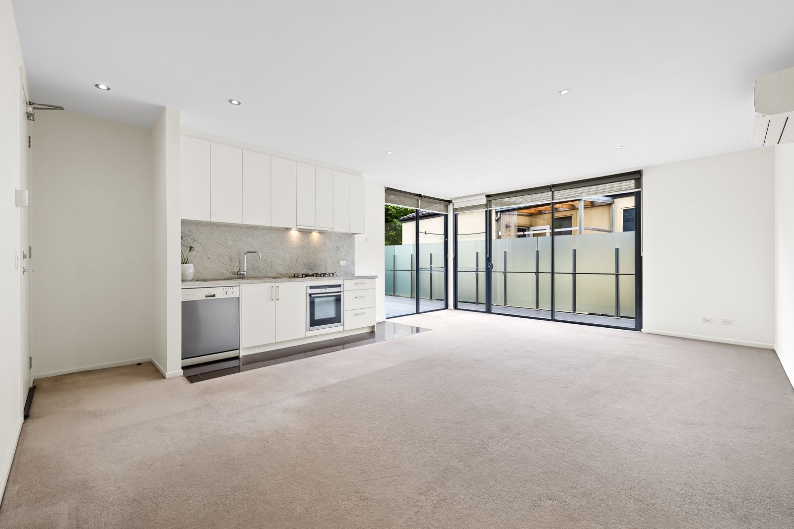 6/472 Dandenong Road, Caulfield North VIC 3161, Image 2