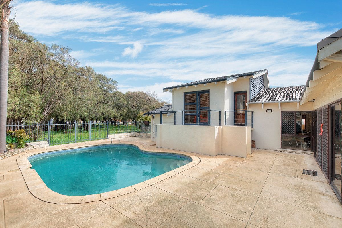 5 bedrooms House in 20 Manson Street WEST BUSSELTON WA, 6280