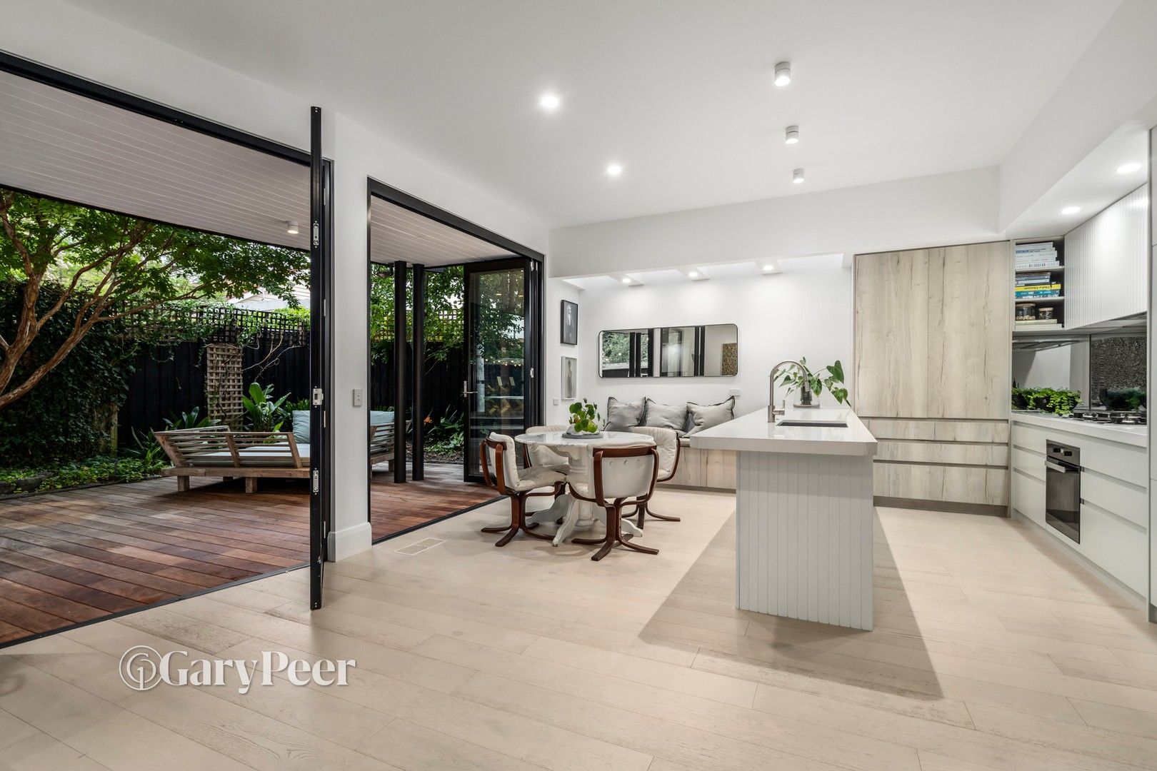 4 bedrooms House in 15 Prentice Street ELSTERNWICK VIC, 3185