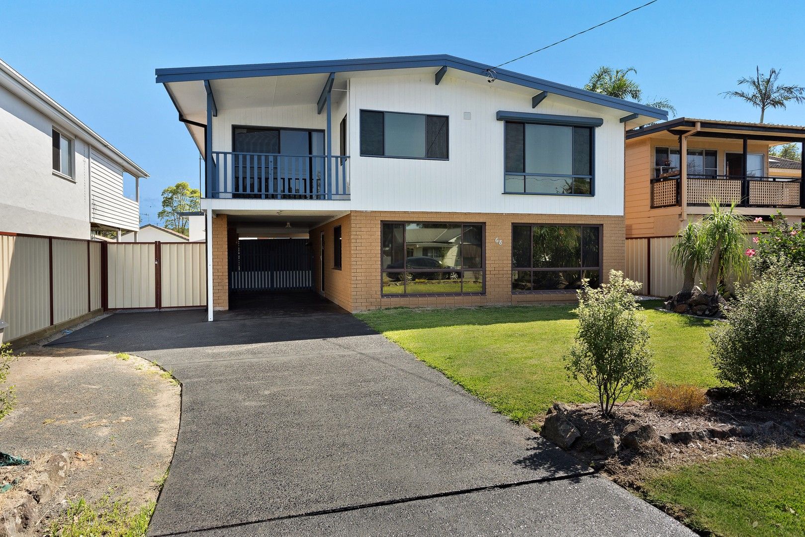 4 bedrooms House in 68 Lakedge Avenue BERKELEY VALE NSW, 2261