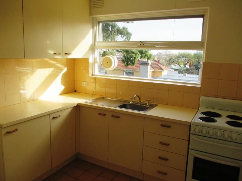 1 bedrooms Apartment / Unit / Flat in 13/25 Brighton Rd ELWOOD VIC, 3184