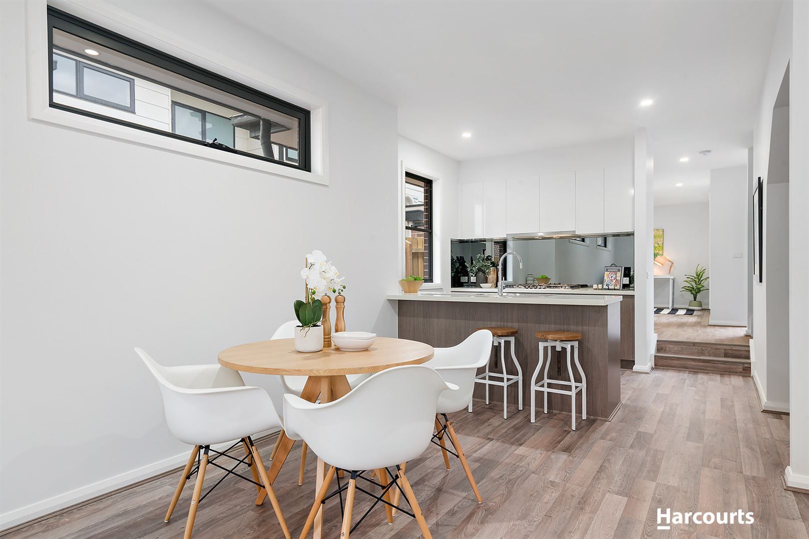 2/19 Beddows Street, Burwood VIC 3125, Image 2