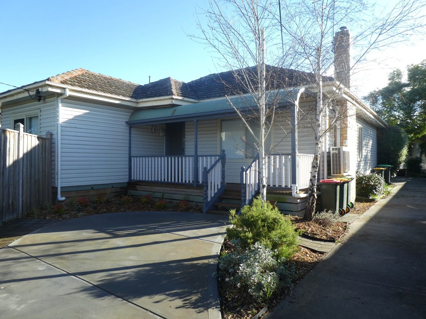 3 bedrooms House in 10 Melbourne Avenue GLENROY VIC, 3046