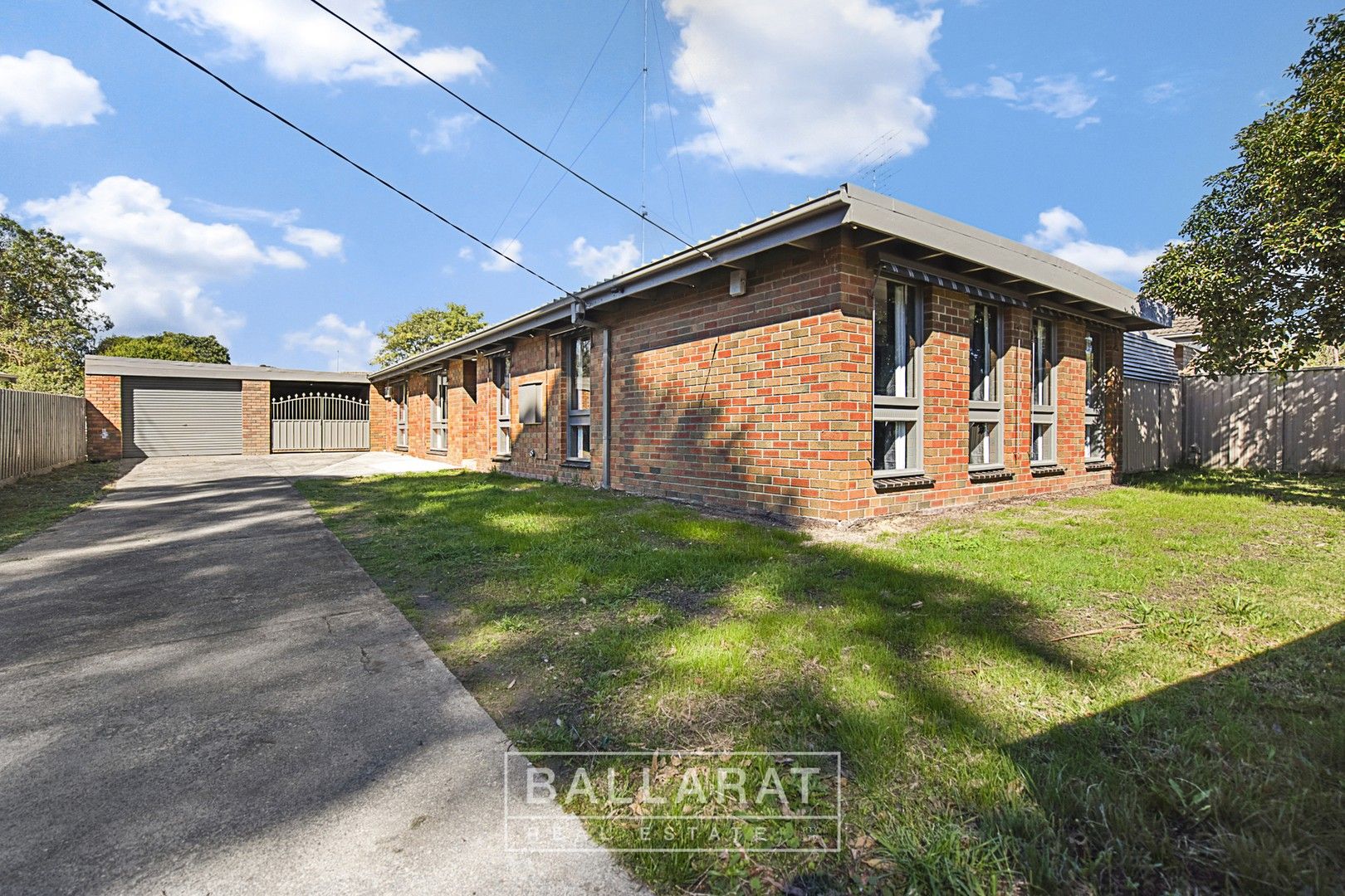 12 Hocking Avenue, Mount Clear VIC 3350