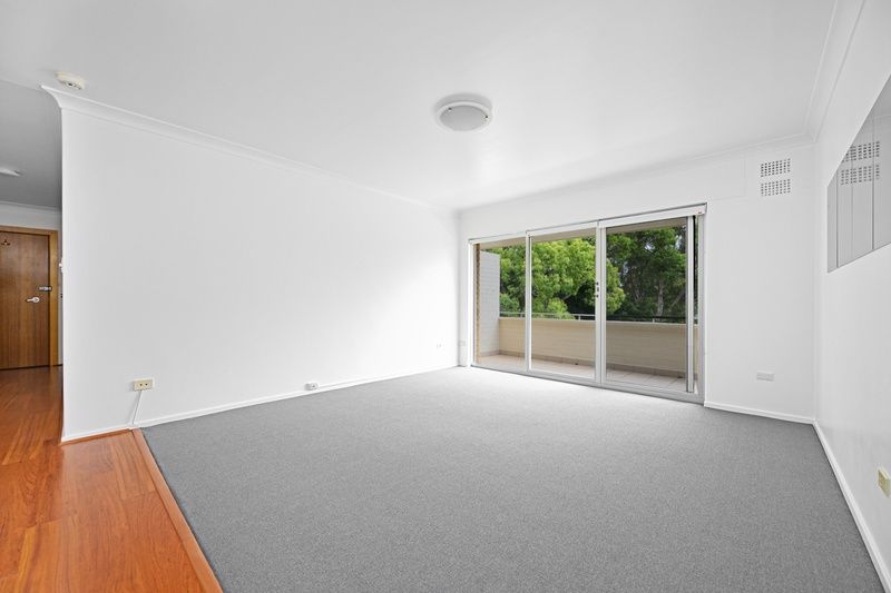 2 bedrooms Apartment / Unit / Flat in 22/27 Dee Why Parade DEE WHY NSW, 2099