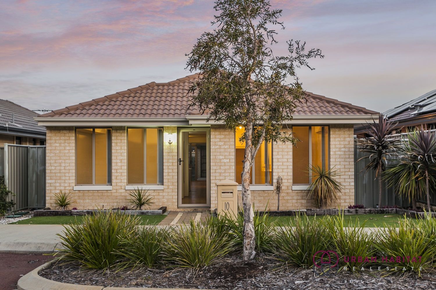 3 bedrooms House in 10 Thaxted Street WELLARD WA, 6170
