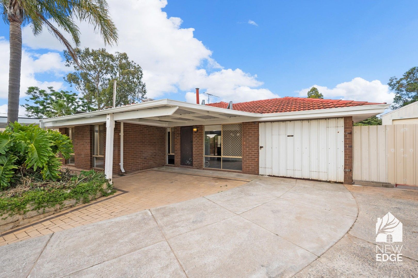 4 bedrooms House in 15 Cowlishaw Rise PARMELIA WA, 6167