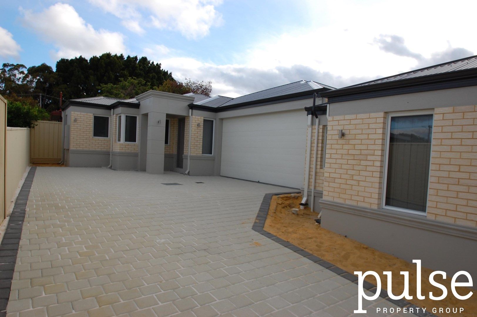 2 bedrooms Villa in 2/25C Davies Crescent KARDINYA WA, 6163