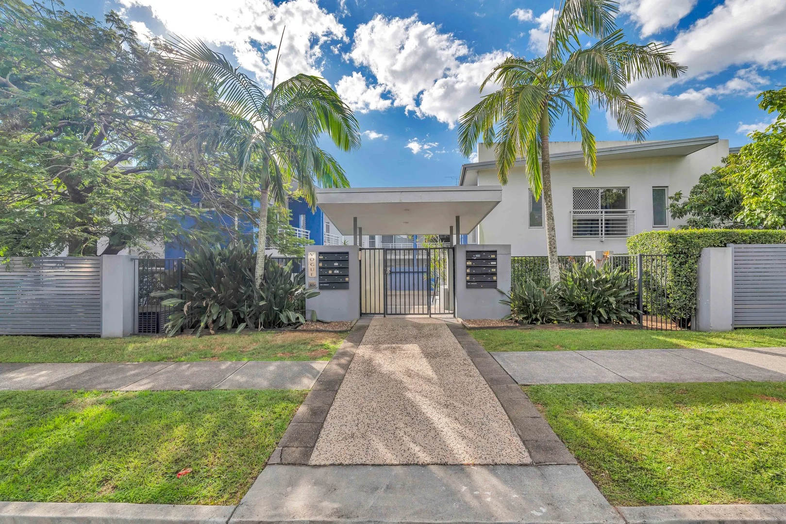 208/18 Richmond Road, Morningside QLD 4170