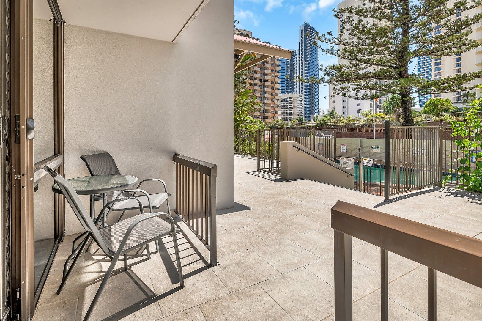 1 bedrooms Apartment / Unit / Flat in 5/24 Trickett Street SURFERS PARADISE QLD, 4217