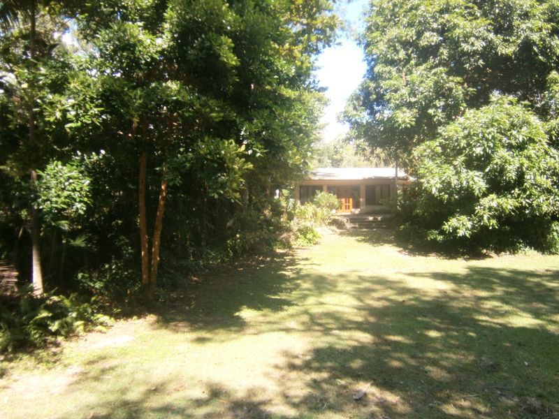 54 Evans Road, BRAMSTON BEACH QLD 4871, Image 2