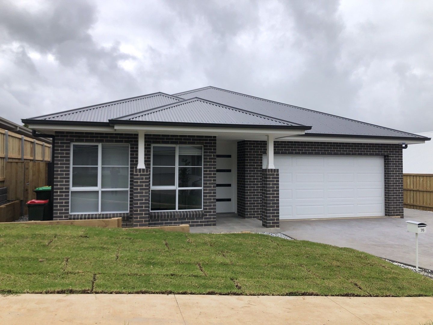 4 bedrooms House in 76 Darraby Dr MOSS VALE NSW, 2577