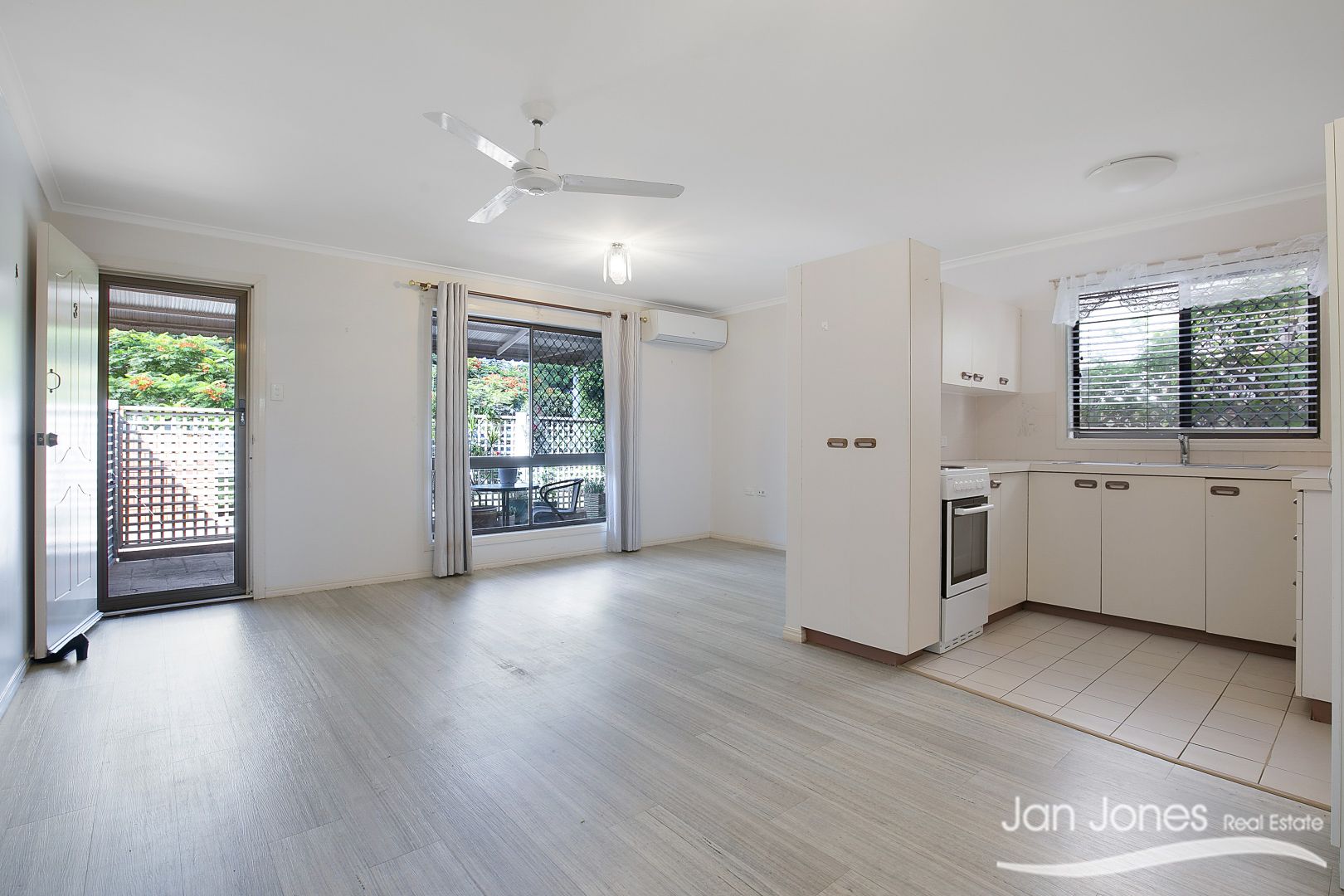 3/16 Eversleigh Road, Scarborough QLD 4020, Image 2