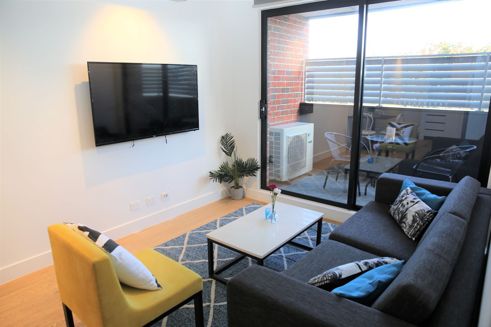2 bedrooms Apartment / Unit / Flat in 5-7 Hotham st ST KILDA EAST VIC, 3183