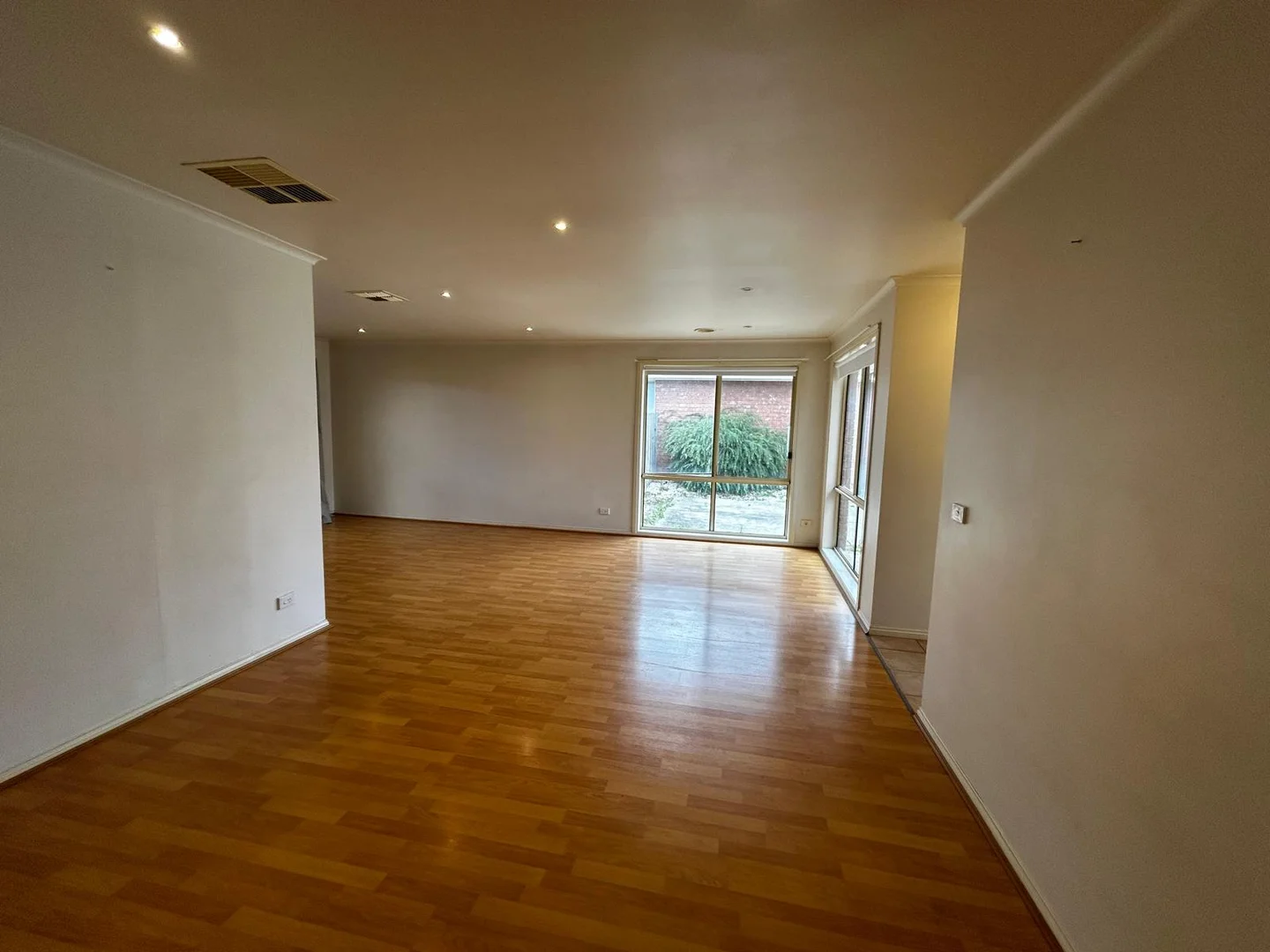 Additional image 7 of 3/6-8 STRABANE WAY, Hampton Park VIC 3976