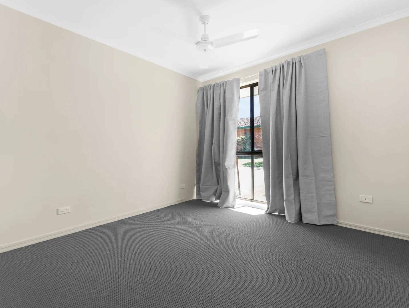 Additional image 5 of 4/42-44 Pulgul Street, Urangan QLD 4655