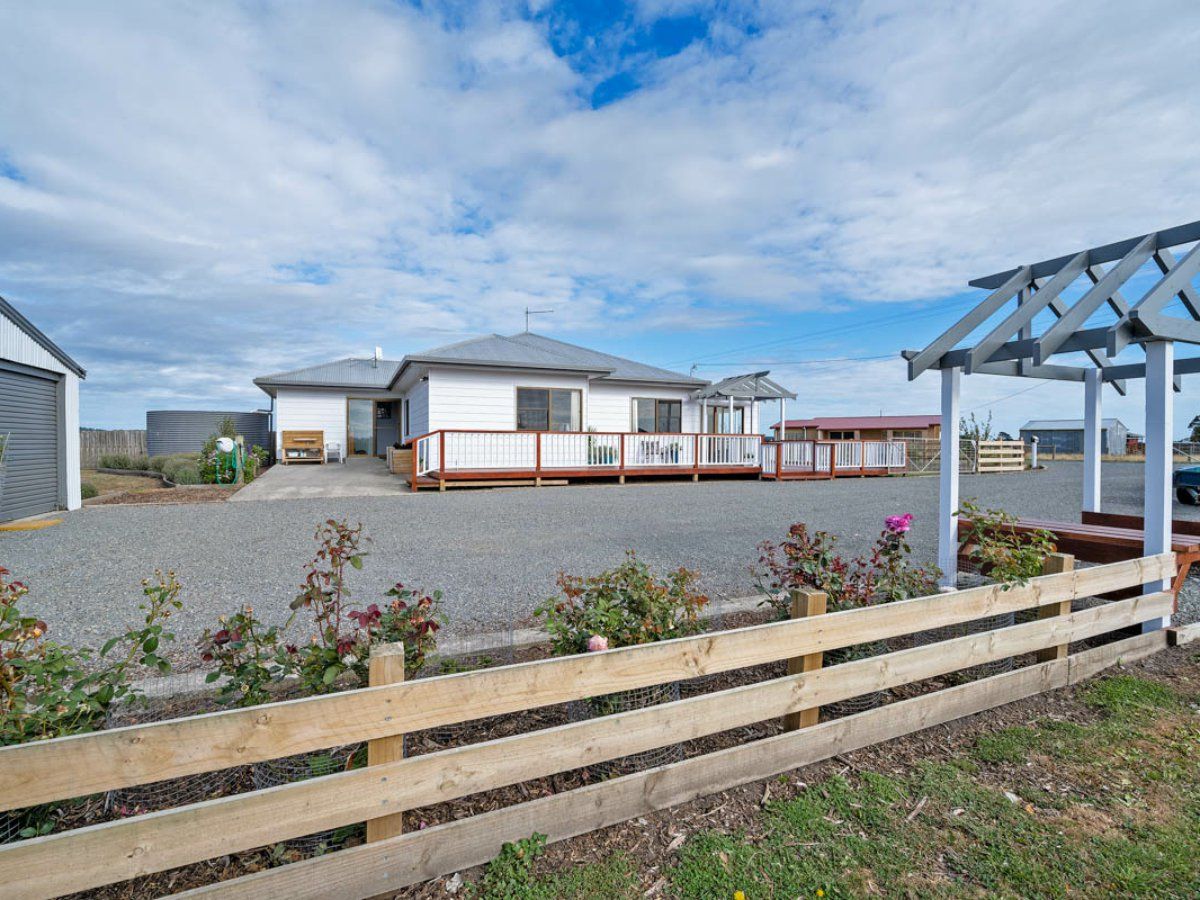 379 Giddens Road, Smithton TAS 7330, Image 2