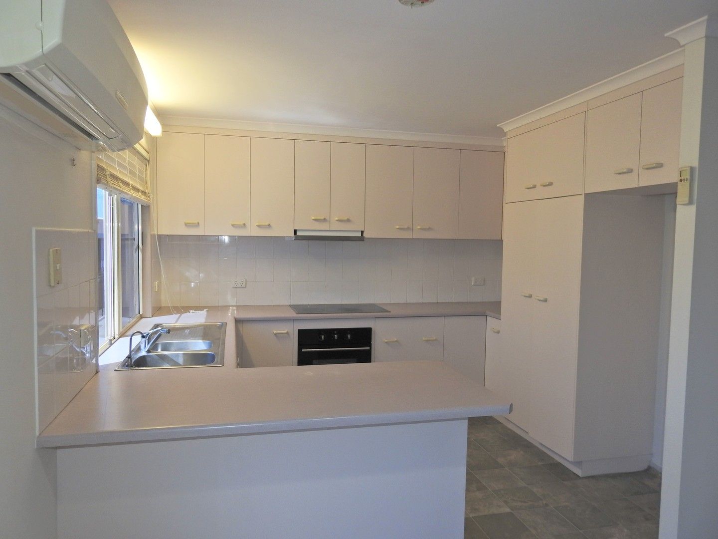 3 bedrooms Apartment / Unit / Flat in 16 Jeffcoat St WEST MACKAY QLD, 4740